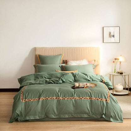 Cotton Bed Linen Embroidered Quilt Cover Bedding
 Product information:
 
 Fabric density: 200X95
 
 Fabric count: 60
 
 Printing and dyeing process: reactive printing and dyeing
 
 Style: sheet type/bed sheet typeBedding DecorShoparamas.comCotton Bed Linen Embroidered Quilt Cover Bedding