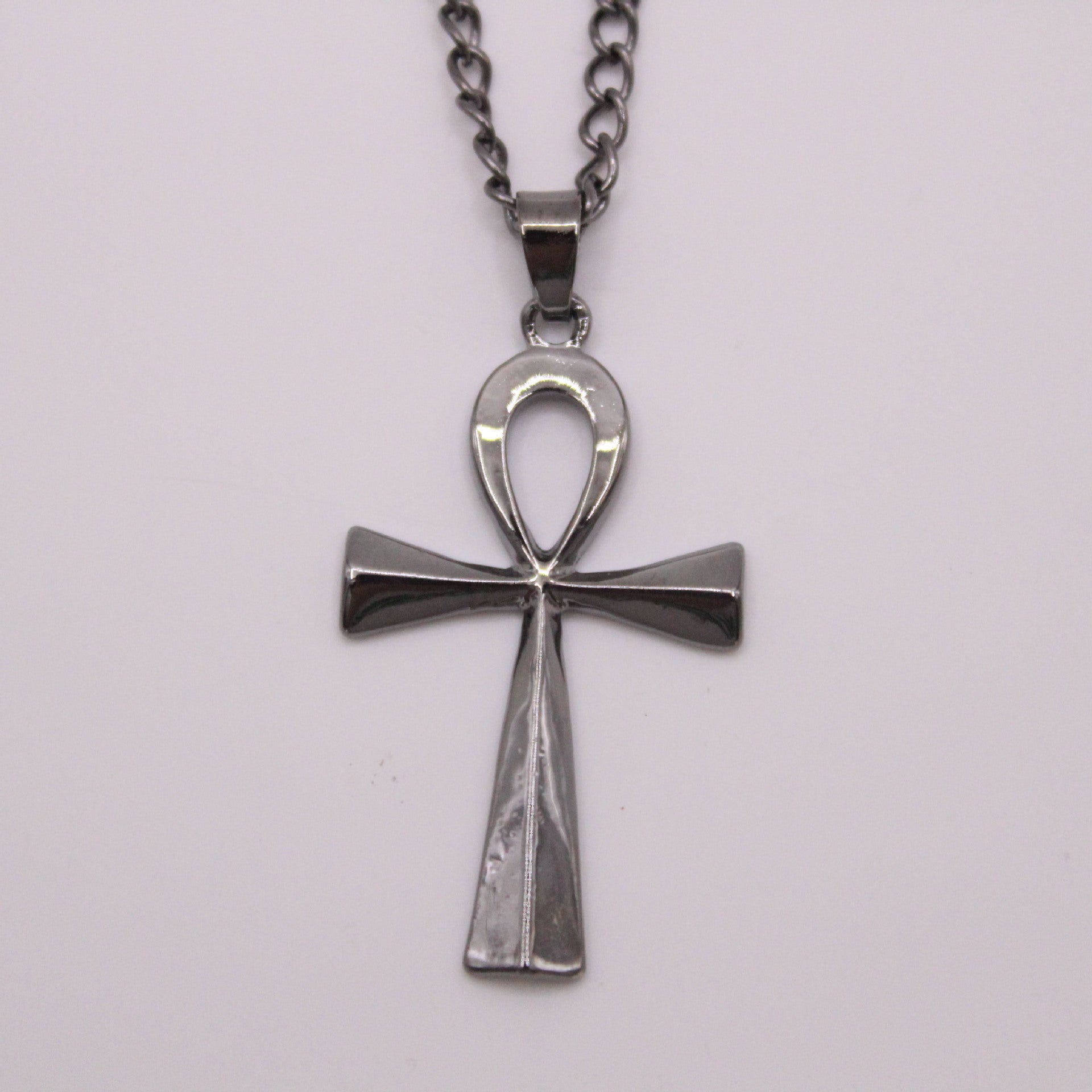 Cross-border e-commerce goods source, European and American glossy sta
 Style: Europe and America
 
 Material: titanium steel
 
 Treatment process: electroplating
 
 Type : Pendant, pendant
 
 Style: Men's
 
 Modeling: Geometry
 
 Chai0Shoparamas.comCross-border