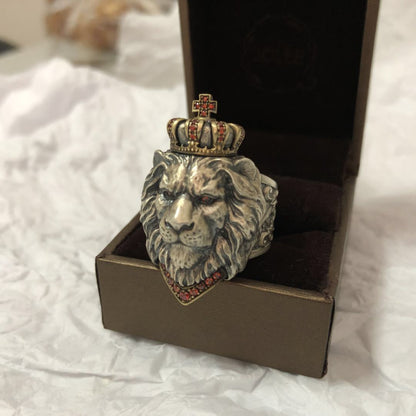 Vintage lion ring
 material: metal
 
 Style: European and American
 
 Modeling: Animal/Zodiac
 
 Applicable gift-giving occasions: travel souvenir
 
 Packaging: Individually packed
 0Shoparamas.comVintage lion ring